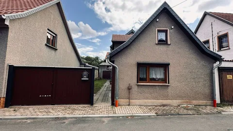 Haus straßenseitig