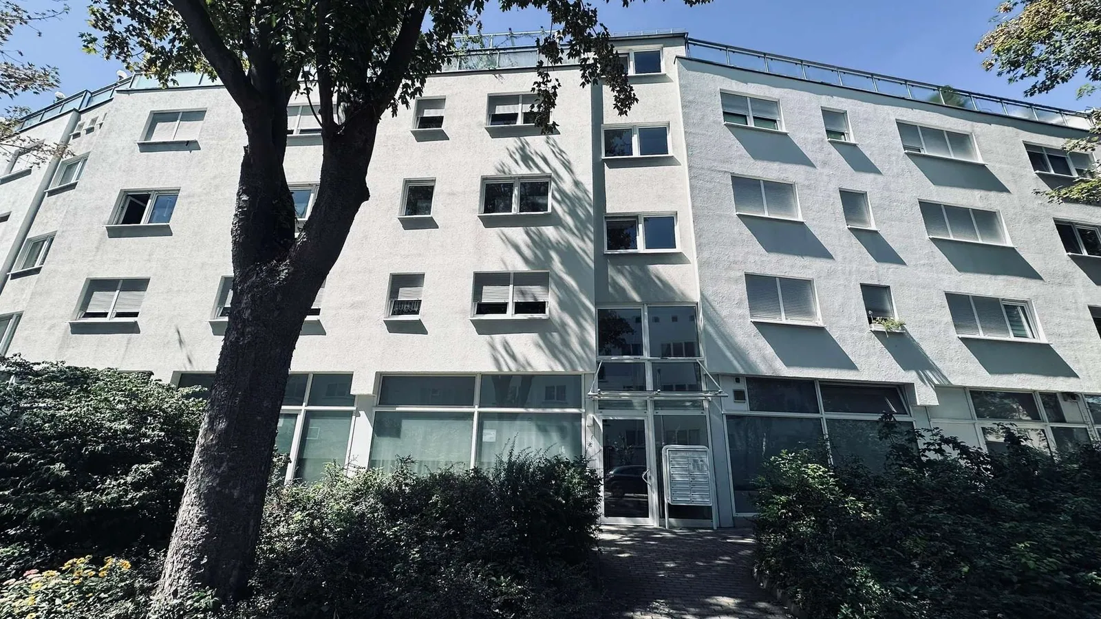 Haus straßenseitig / Frontansicht