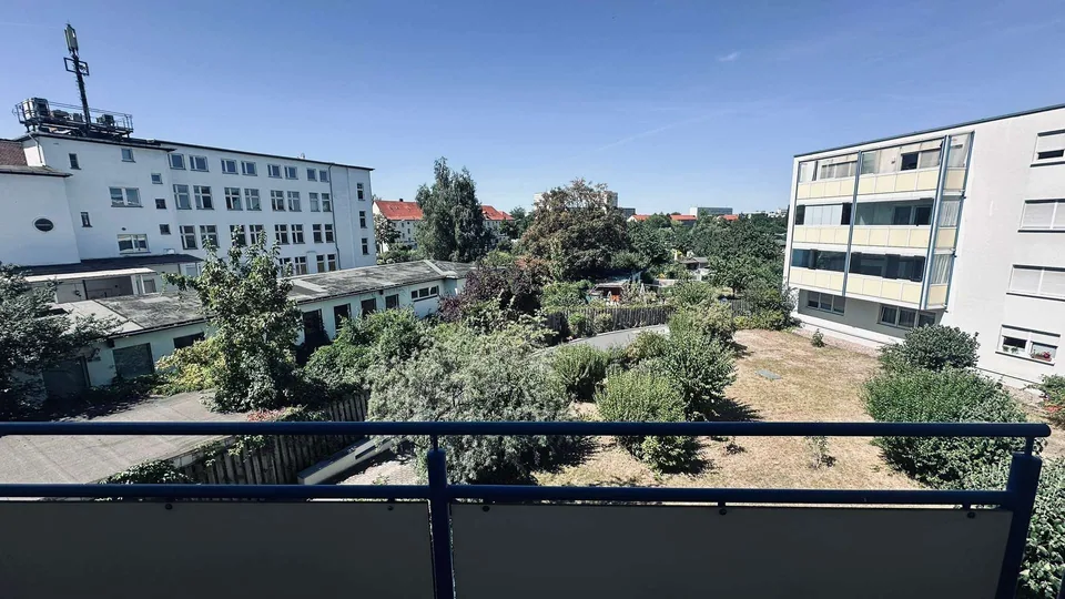 Balkon / Blick in Innenhof