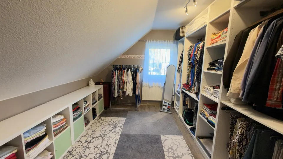 DG Kinderzimmer / Ankleide