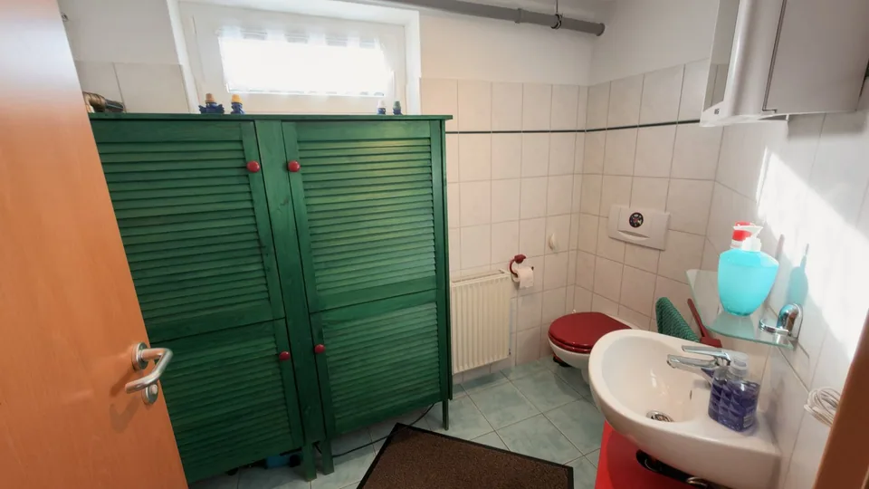 UG WC