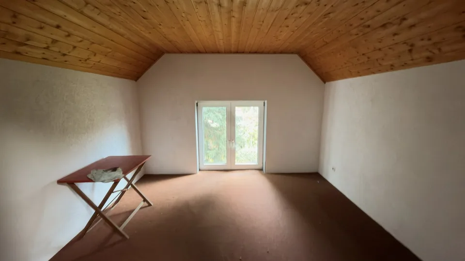 Nebengelass / Raum über Garage
