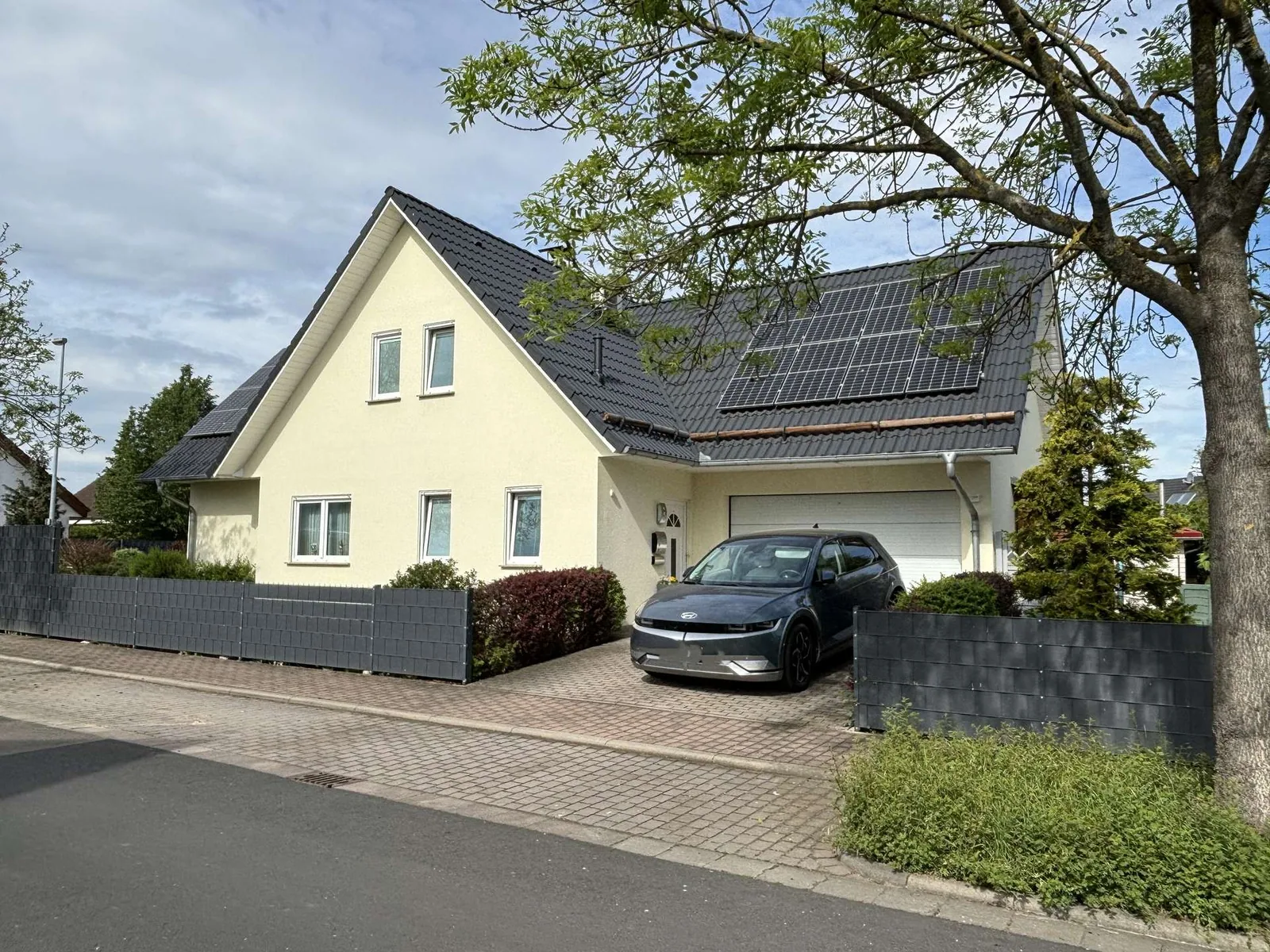 Haus straßenseitig