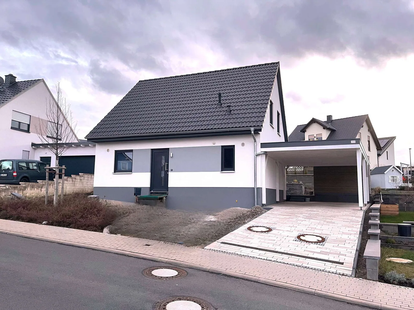 Haus straßenseitig