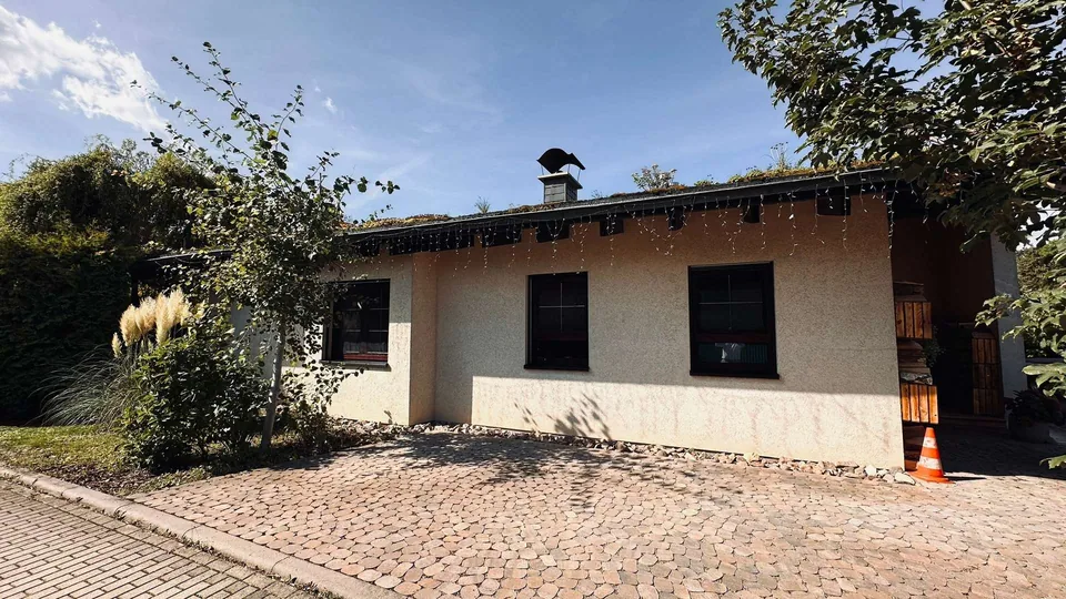 Haus straßenseitig